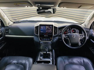 2018 Toyota Land Cruiser 200 V8 4.5D VX-R A/T - photo 8