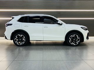 2025 Volkswagen Tiguan 2.0 TSI R-LINE 4MOTION DSG - photo 4