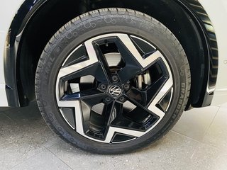 2025 Volkswagen Tiguan 2.0 TSI R-LINE 4MOTION DSG - photo 11
