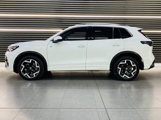2025 Volkswagen Tiguan 2.0 TSI R-LINE 4MOTION DSG - photo 7
