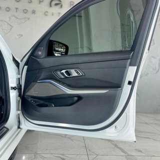 2019 BMW 330i M Sport - photo 9
