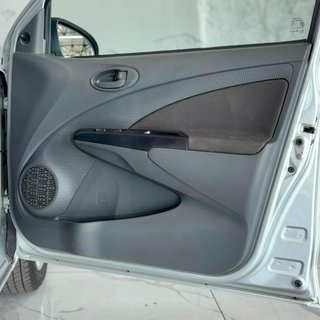 2017 Toyota Hatch 1.5 Xs - photo 7