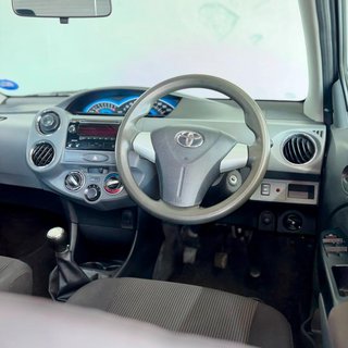 2017 Toyota Hatch 1.5 Xs - photo 10