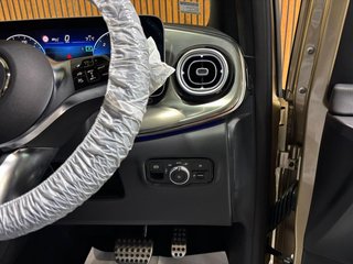 2026 Mercedes-Benz V300d Exclusive - photo 6
