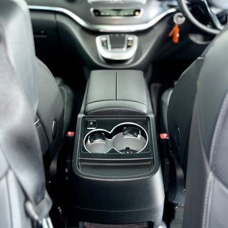 2023 Mercedes-Benz V300d Exclusive AMG Line - photo 2