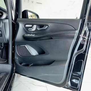 2023 Mercedes-Benz V300d Exclusive AMG Line - photo 15