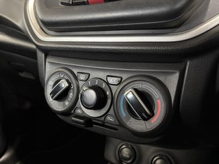 2023 Toyota Vitz 1.0 XR AMT - photo 2
