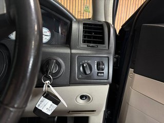 2007 Chrysler SRT8 - photo 7