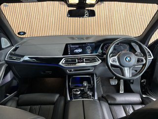 2023 BMW M50d - photo 8