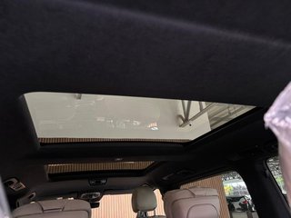 2026 Mercedes-Benz V300d Exclusive - photo 12