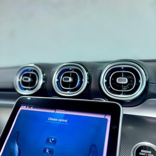 2022 Mercedes-Benz C220d AMG Line - photo 9