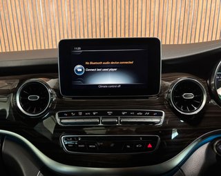 2020 Mercedes-Benz V250d AMG Line - photo 10