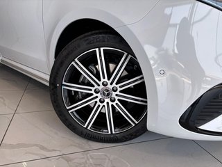 2025 Mercedes-Benz V300d Exclusive - photo 14