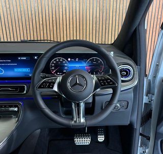 2025 Mercedes-Benz V300d Exclusive - photo 7