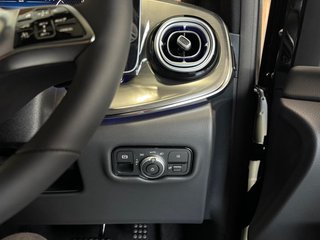 2026 Mercedes-Benz V300d Exclusive - photo 6
