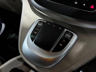 2020 Mercedes-Benz V300d Exclusive - photo 2
