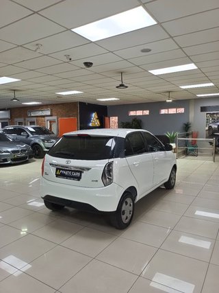 2016 TATA Bolt 1.2T XMS 5-DR - photo 1