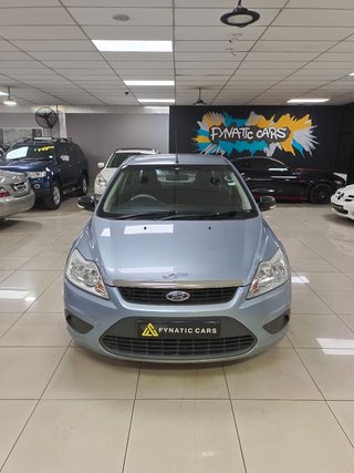 2010 Ford Focus 1.8 AMBIENTE 5-DR - photo 2