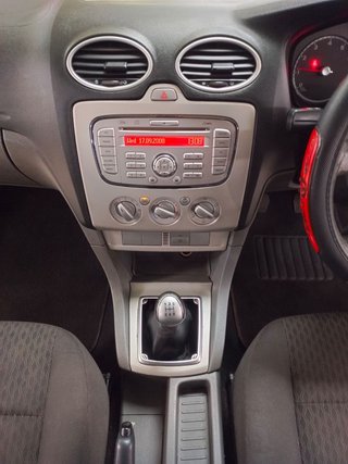 2010 Ford Focus 1.8 AMBIENTE 5-DR - photo 5