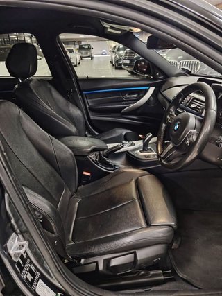 2017 BMW 3 Series 330i M SPORT AUTO - photo 2