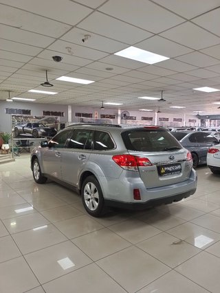 2010 Subaru Outback 2.5i PREMIUM AUTO - photo 4