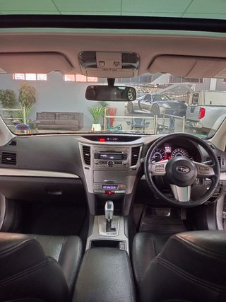 2010 Subaru Outback 2.5i PREMIUM AUTO - photo 4