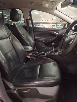 2016 Ford Focus 1.0 ECOBOOST TREND 5-DR - photo 2