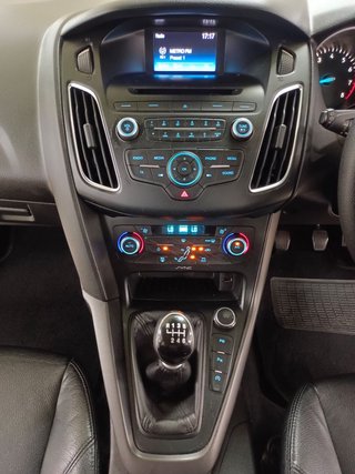 2016 Ford Focus 1.0 ECOBOOST TREND 5-DR - photo 5