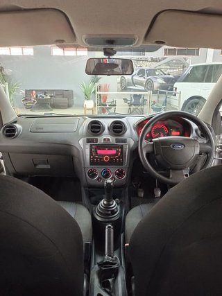 2012 Ford Figo 1.4 AMBIENTE - photo 4