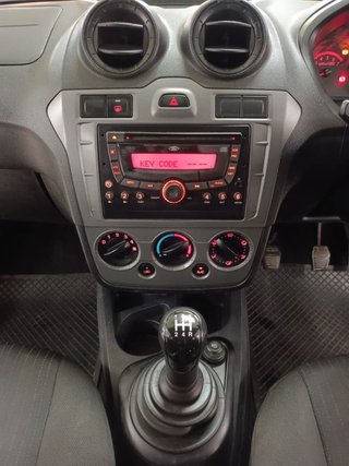 2012 Ford Figo 1.4 AMBIENTE - photo 5