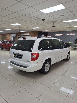 2002 Chrysler Grand Voyager 3.3 LIMITED AUTO - photo 2