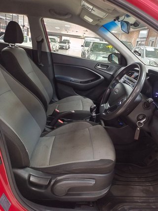 2015 Hyundai i20 1.4 N Series - photo 2