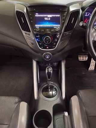 2016 Hyundai Veloster 1.6 GDi T AUTO - photo 5