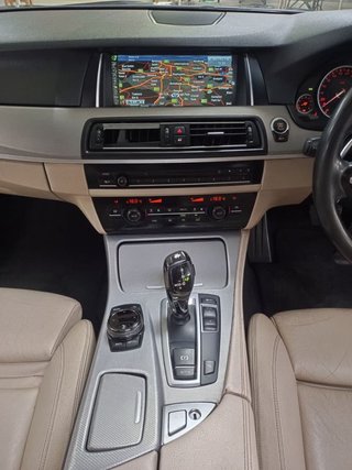 2015 BMW 5 Series 520i AUTO - photo 5