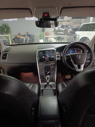 2014 Volvo XC60 D4 ELITE AUTO - photo 4