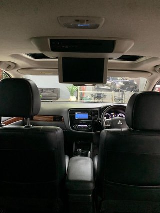 2014 Mitsubishi Outlander 2.4 GLS ECXEED 4WD 7-SEATER - photo 6