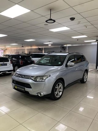 2014 Mitsubishi Outlander 2.4 GLS ECXEED 4WD 7-SEATER - photo 3