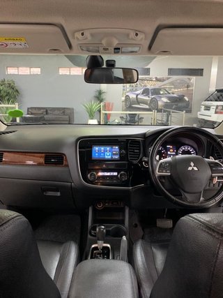 2014 Mitsubishi Outlander 2.4 GLS ECXEED 4WD 7-SEATER - photo 5