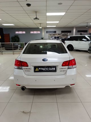 2010 Subaru Legacy 2.5 GT - photo 5