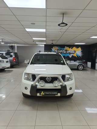 2012 Nissan Navara 2.5 dCi LE AUTO DOUBLE-CAB - photo 2