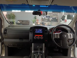 2012 Nissan Navara 2.5 dCi LE AUTO DOUBLE-CAB - photo 4