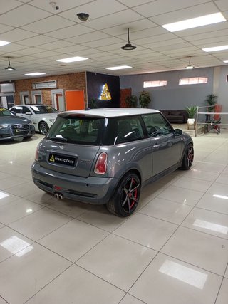 2006 MINI Hatch COOPER S - photo 1