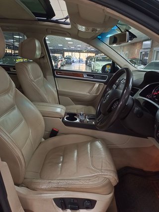 2011 Volkswagen Touareg 4.2 V8 TDI AUTO - photo 2