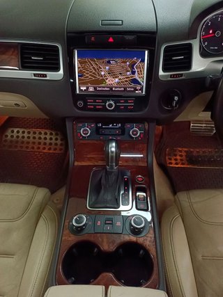 2011 Volkswagen Touareg 4.2 V8 TDI AUTO - photo 5