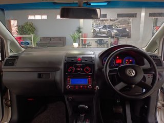 2007 Volkswagen Touran 1.9 TDI TRENDLINE AUTO - photo 4