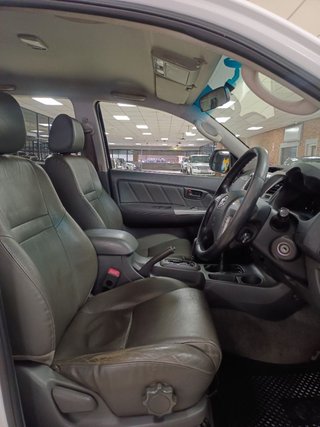 2011 Toyota Hilux 4.0 V6 HERITAGE RAISED BODY AUTO DOUBLE CAB - photo 2