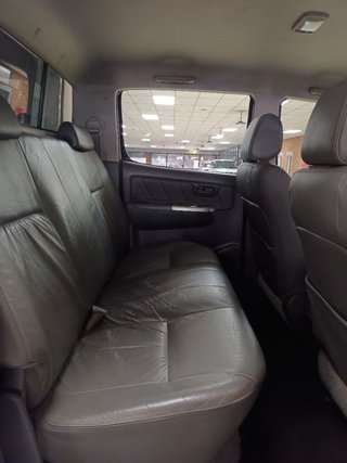 2011 Toyota Hilux 4.0 V6 HERITAGE RAISED BODY AUTO DOUBLE CAB - photo 3