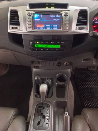 2011 Toyota Hilux 4.0 V6 HERITAGE RAISED BODY AUTO DOUBLE CAB - photo 5