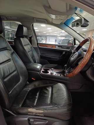 2011 Volkswagen Touareg 3.0 V6 TDI AUTO BLUEMOTION - photo 2