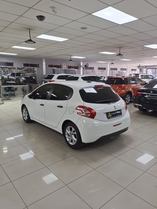 2015 Peugeot 208 1.0 VTi ACCESS 5-DR - photo 4